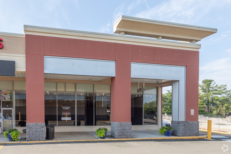 More Photos Of 7263 Arlington Blvd, Falls Church Unknown For Lease