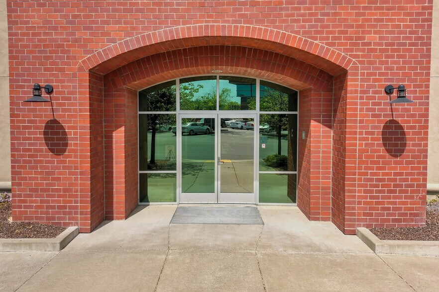 More Photos Of 750 Mason St, Vacaville Office For Lease