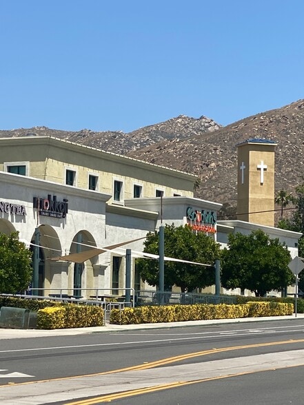 More Photos Of 220 W Big Springs Rd, Riverside Schools For Sale