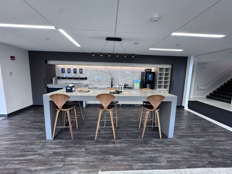 More Photos Of 100 Pennsylvania Ave, Framingham Office For Lease