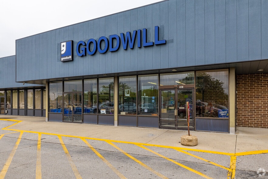 More Photos Of 505 N Ankeny Blvd, Ankeny Unknown For Lease