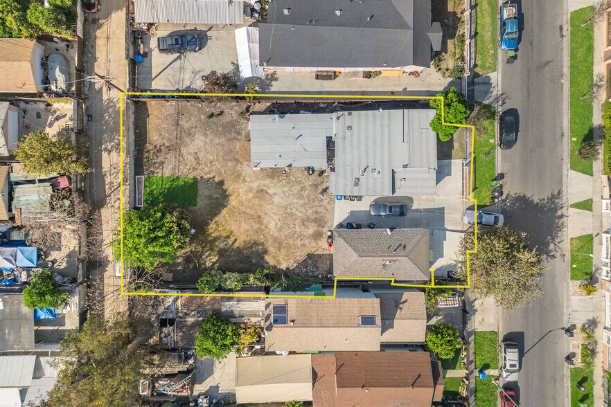 More Photos Of 2106 E 113th St, Los Angeles Multifamily For Sale