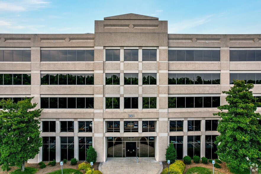 More Photos Of 301 McCullough Dr, Charlotte Unknown For Lease