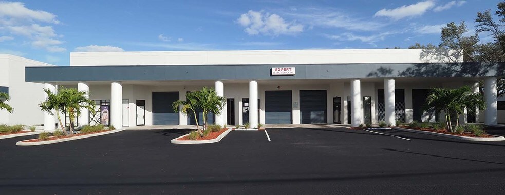 Primary Photo Of 4700 N Dixie Hwy, Oakland Park Unknown For Lease