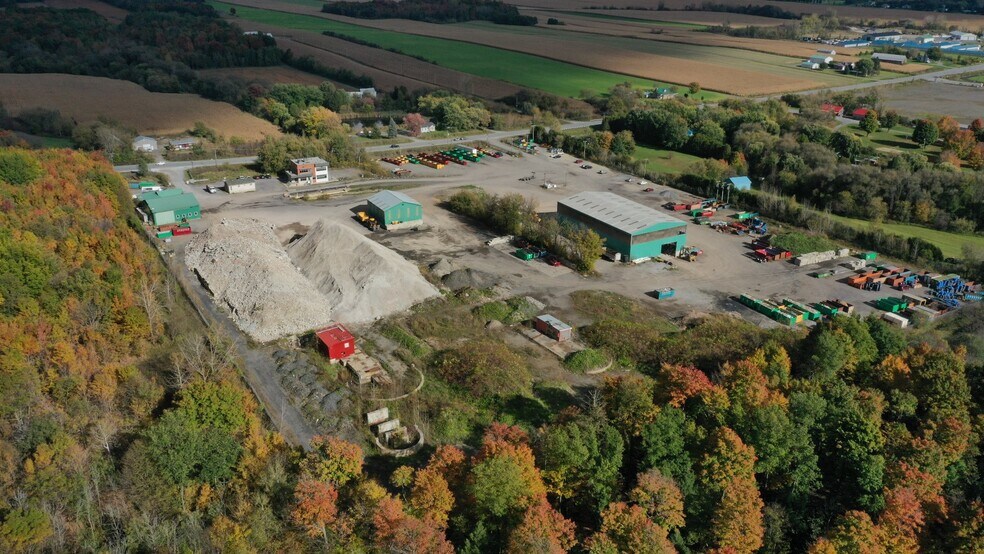 More Photos Of 750 Grand Rang Saint-François, Saint-pie Industrial For Sale