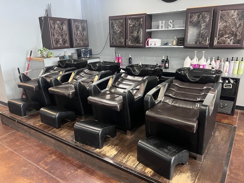 More Photos Of 1600 E Beltline Ave NE, Grand Rapids Storefront Retail Office For Lease