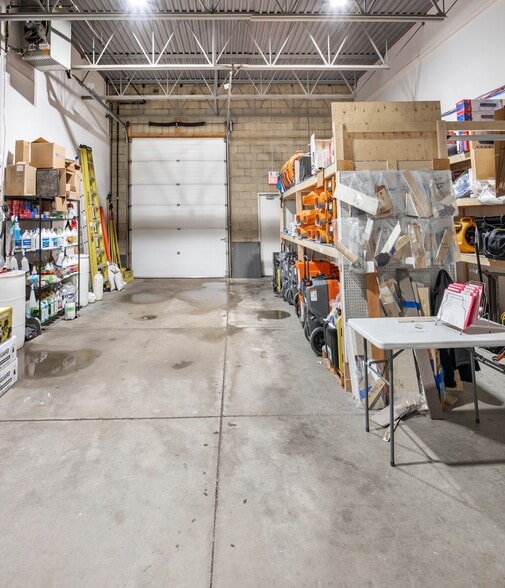 More Photos Of 11979 40th St SE, Calgary Warehouse For Lease
