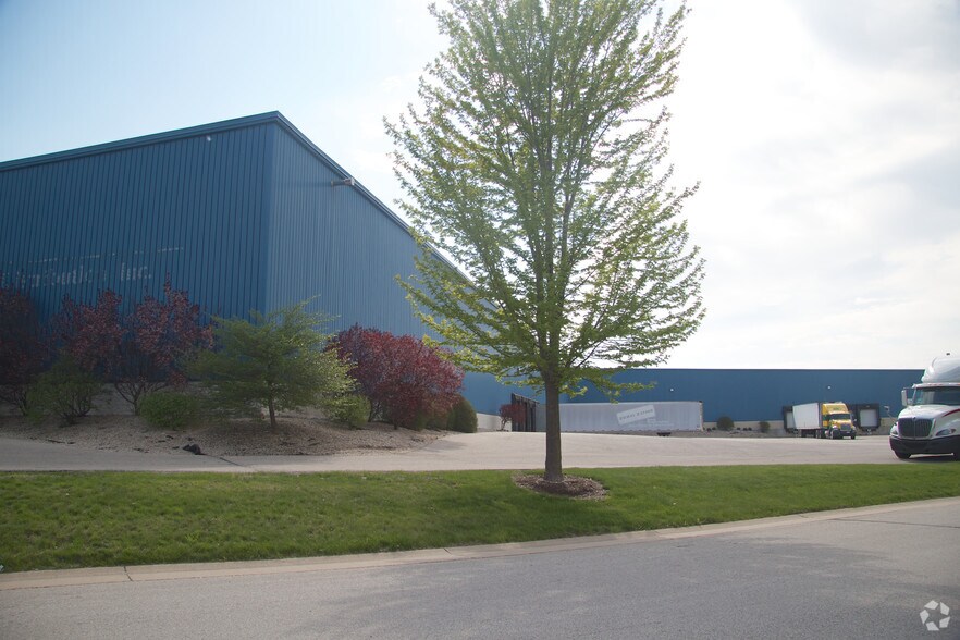 More Photos Of 2761 Buell Dr, East Troy Distribution For Lease