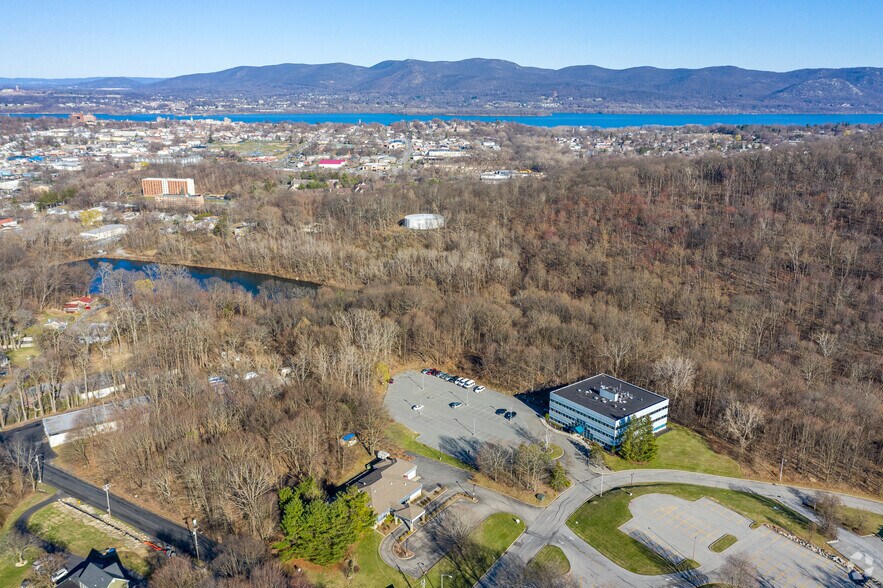 More Photos Of 1 Corwin Ct, Newburgh Medical For Lease