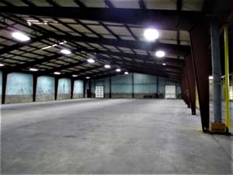 More Photos Of 2605 N State Highway 91, Denison Warehouse For Lease