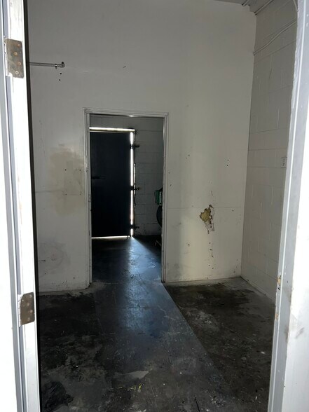 More Photos Of 500 S Raymond Ave, Fullerton Warehouse For Lease