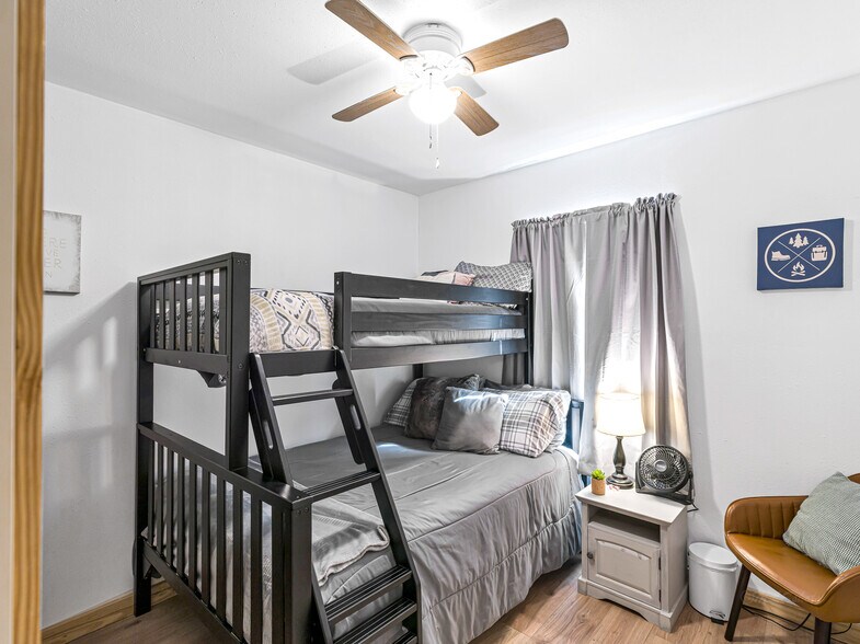 More Photos Of 11201 County Road 203, Plantersville Specialty For Sale