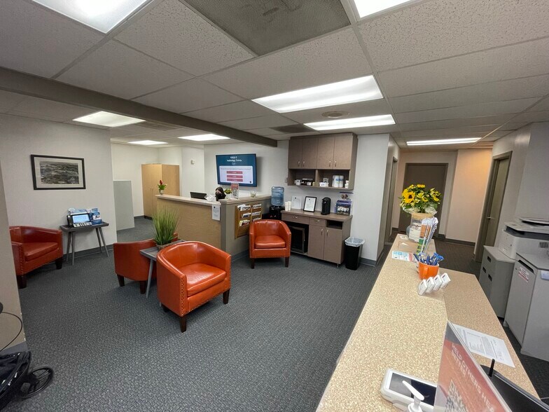 More Photos Of 10564 5th Ave NE, Seattle Medical For Lease