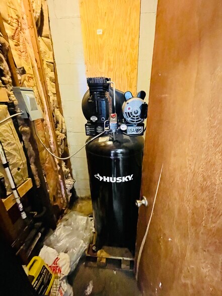 More Photos Of 1425 W Pembroke Ave, Hampton Auto Dealership For Sale