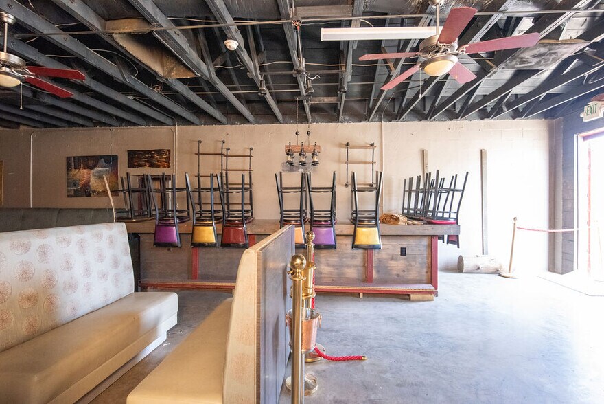 More Photos Of 132 S 1st St, Turlock Storefront For Sale