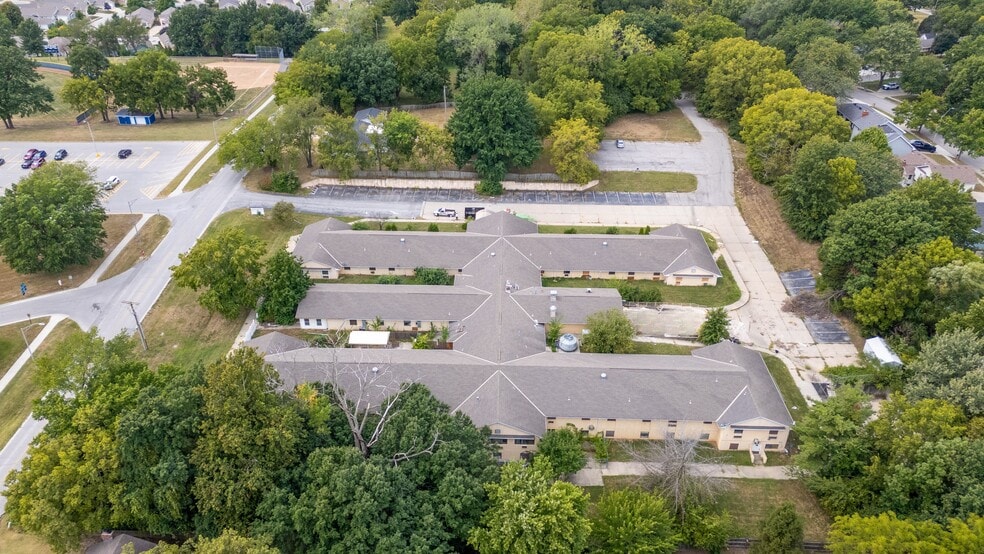 More Photos Of 724 NE 79th Ter, Kansas City Skilled Nursing Facility For Sale