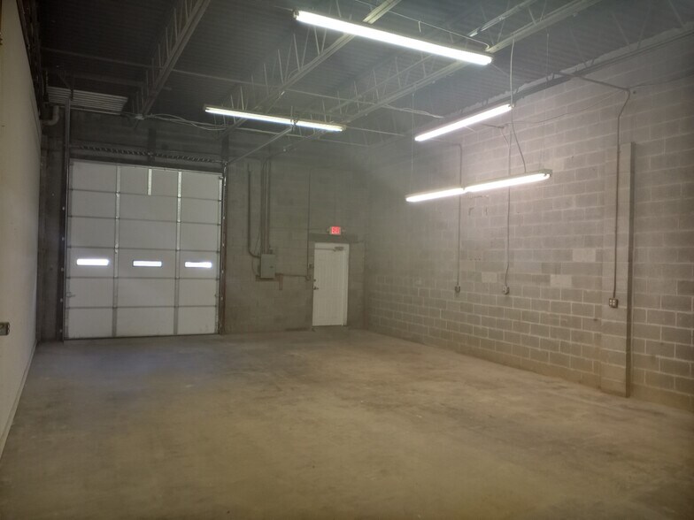 More Photos Of 4570 E Bristol Rd, Feasterville Trevose Light Manufacturing For Sale