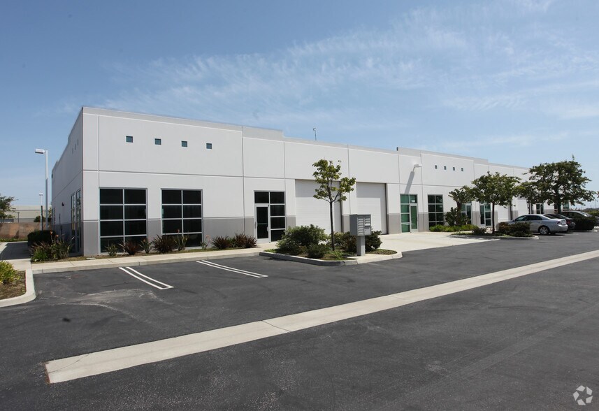 Primary Photo Of 2370 Eastman Ave, Oxnard Warehouse For Lease