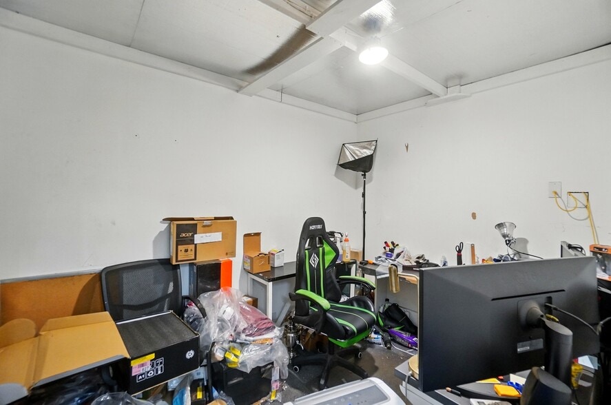 More Photos Of 50 Eswin St, Cincinnati Freestanding For Sale