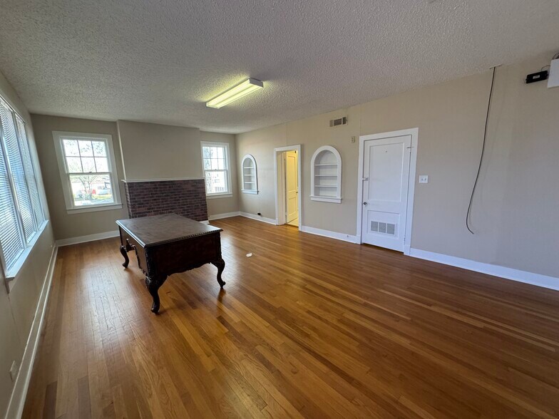 More Photos Of 436 S Fannin Ave, Tyler Office Residential For Sale