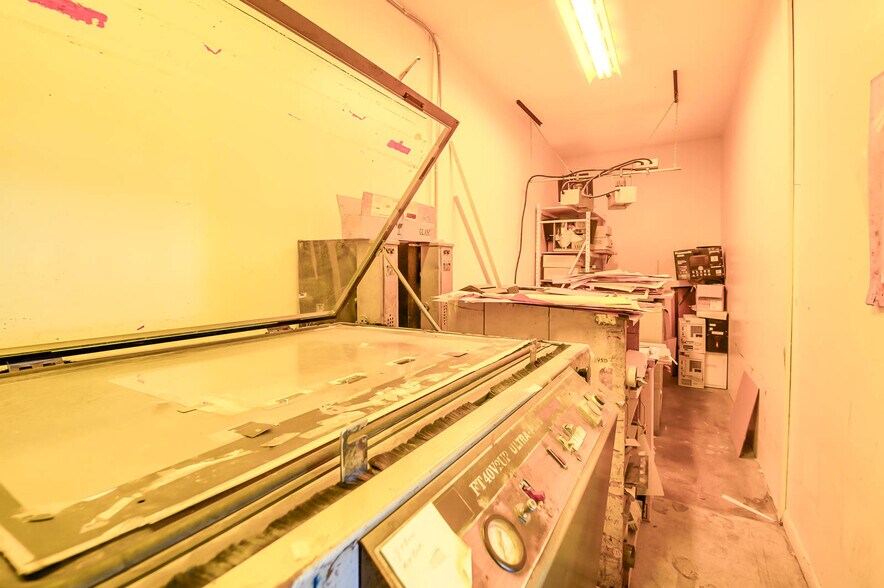 More Photos Of 4918 Napier St, Port Alberni Flex For Sale