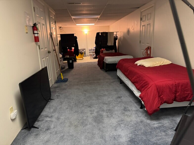 More Photos Of 1173 Manchester Ave SW, North Lawrence Office Residential For Sale