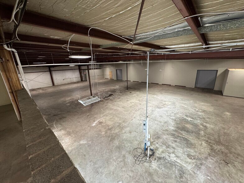 More Photos Of 205 Brick Kiln Rd, Winchester Warehouse For Sale