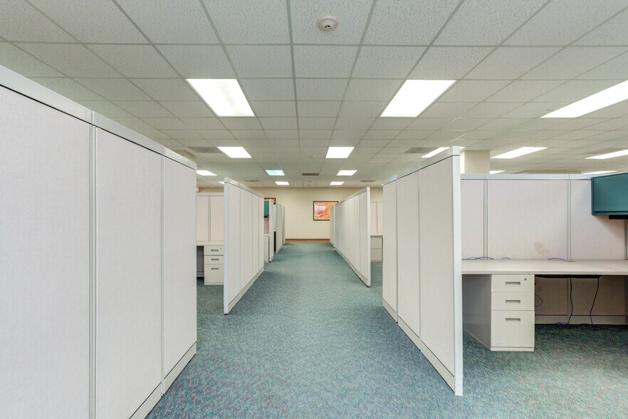 More Photos Of 3802-3806 Interstate 27, Lubbock Office For Sale