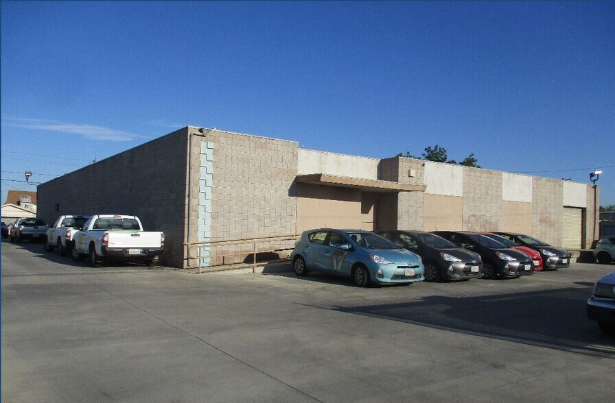 More Photos Of 117 V St, Bakersfield Warehouse For Lease
