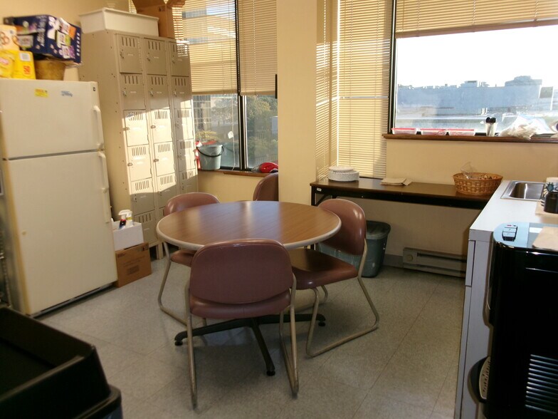 More Photos Of 57 Willowbrook Blvd, Wayne Healthcare For Sale