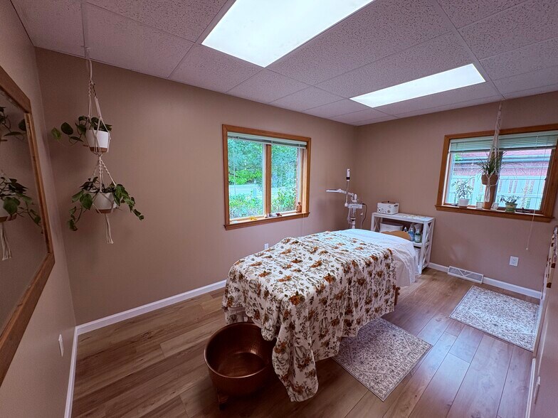 More Photos Of 822 Davison Rd, Lockport Coworking Space