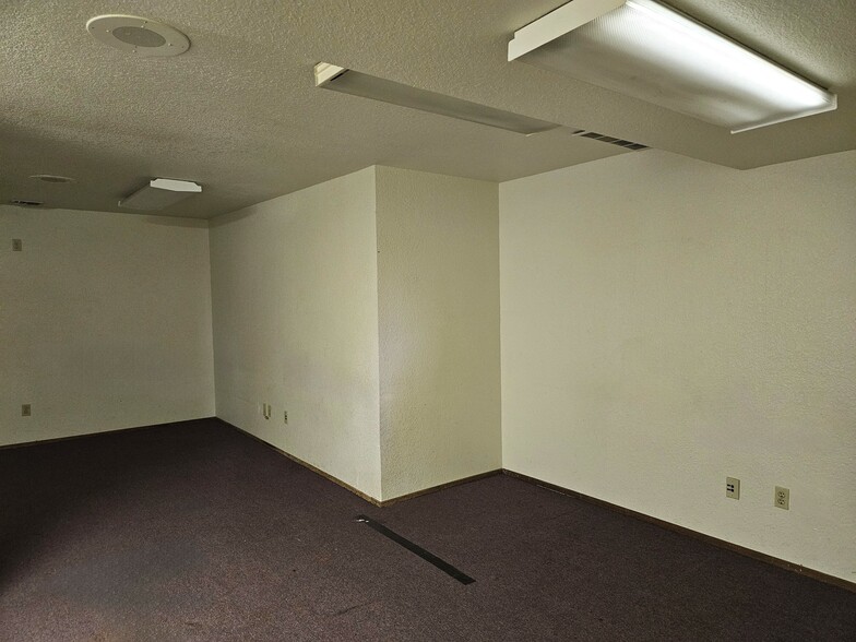 More Photos Of 142 N 9th St, Modesto Office For Lease
