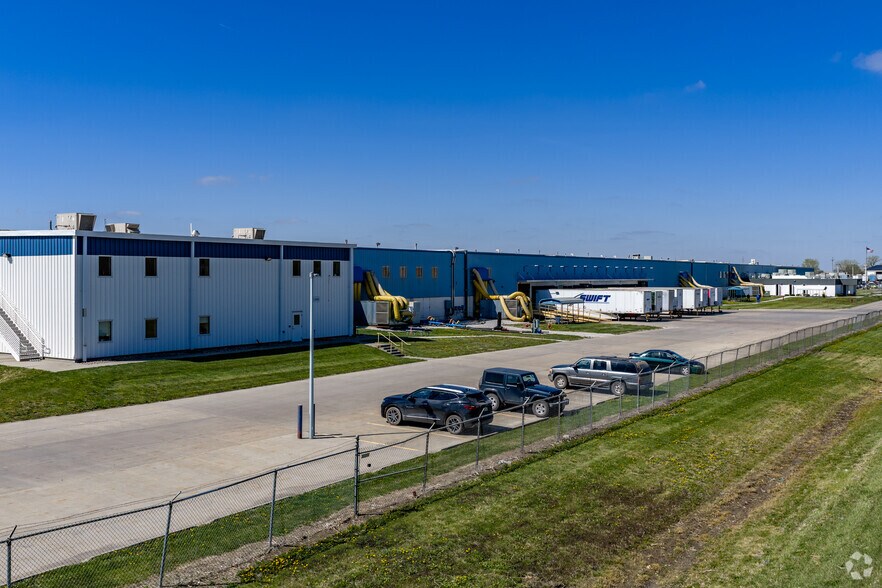 More Photos Of 1111 Izaak Walton Dr, Seward Manufacturing For Lease