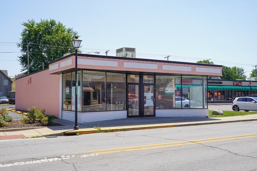 More Photos Of 1530 Wells St, Fort Wayne Storefront For Lease