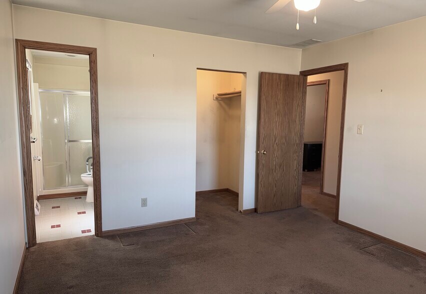 More Photos Of 5920 Waite St, Merrillville Religious Facility For Sale