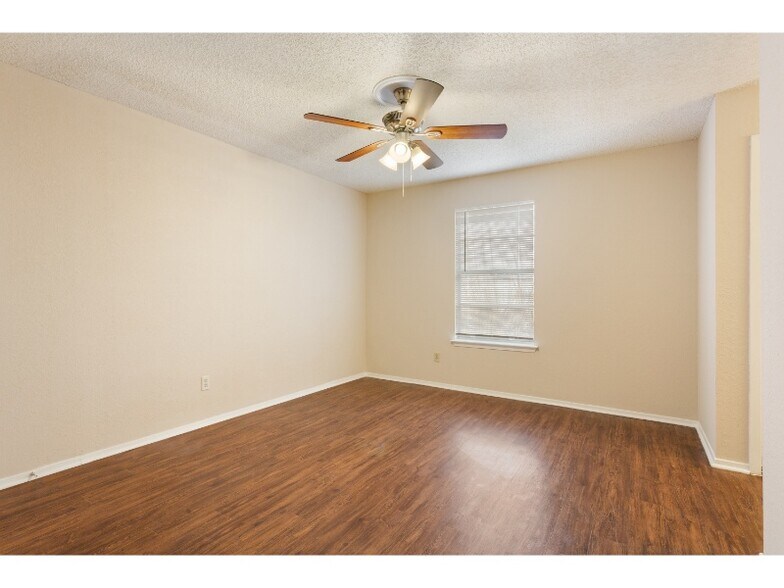 More Photos Of 5506 Kingman St, Waco Apartments For Sale
