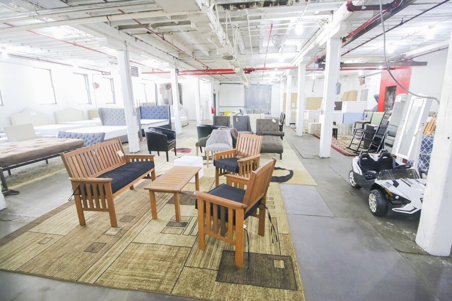 More Photos Of 39 Meade St, Trenton Distribution For Lease