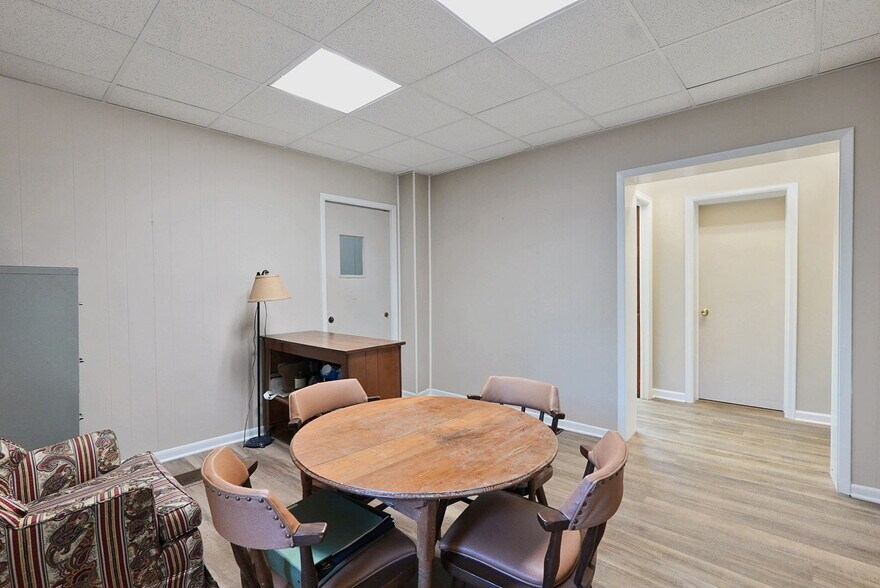 More Photos Of 1032 Columbus St, Harrisburg Office For Sale