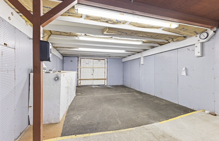 More Photos Of 1195 Newmark Ave, Coos Bay Storefront Retail Residential For Sale