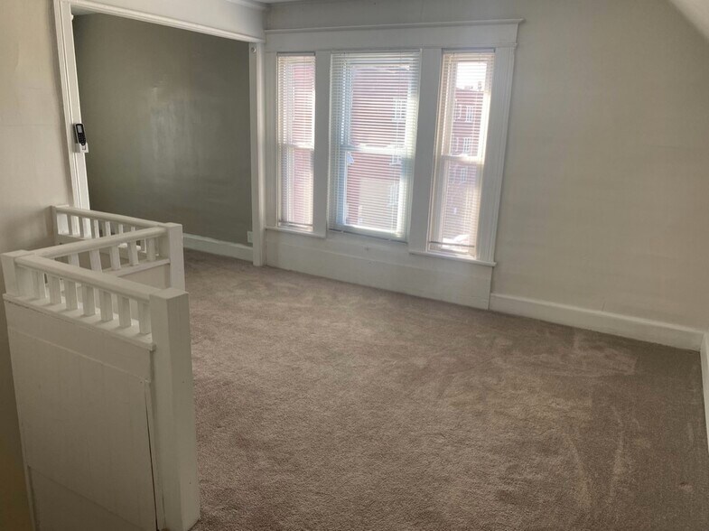 More Photos Of 194 Charlotte St, Rochester Apartments For Sale