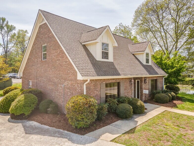 More Photos Of GA Hwy 136, LaFayette Bank For Sale
