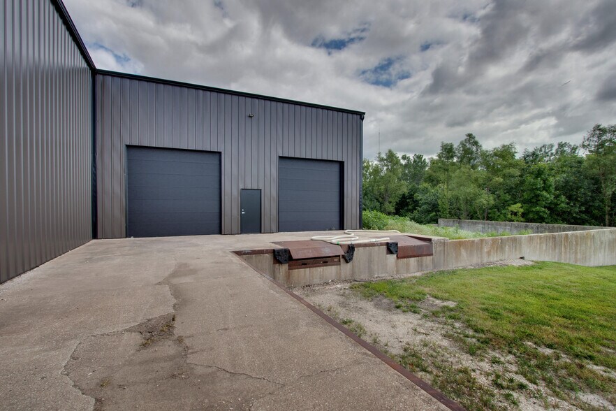 More Photos Of 5101 Kochs Ln, Quincy Warehouse For Lease