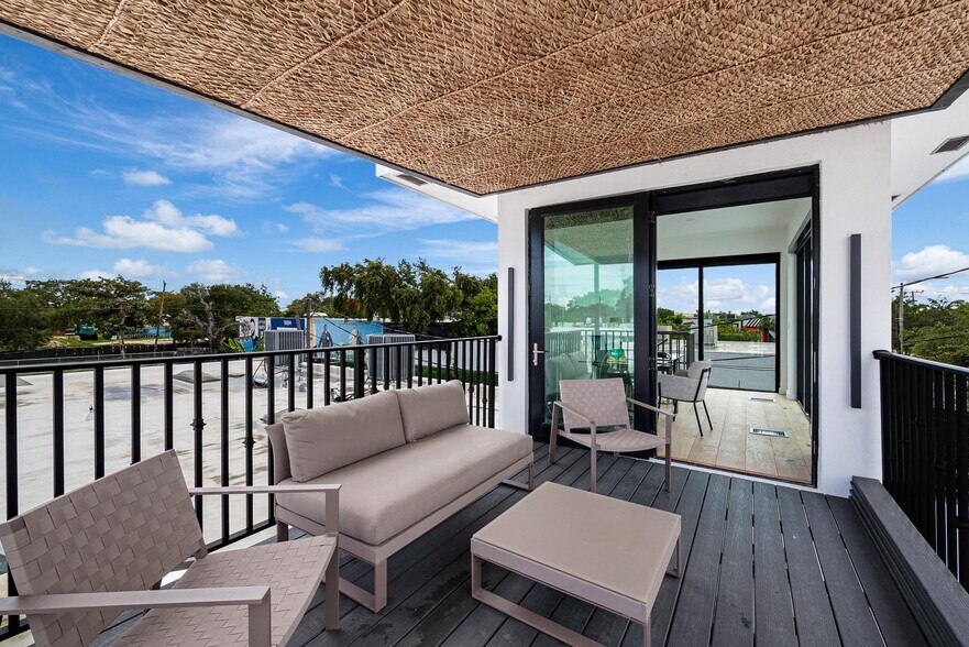 More Photos Of 5935 NE 2nd Ave, Miami Storefront Retail Office For Lease