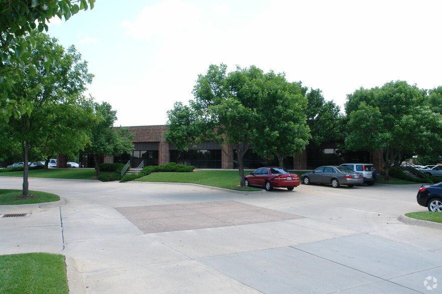 Primary Photo Of 3450 N Rock Rd, Wichita Office For Lease