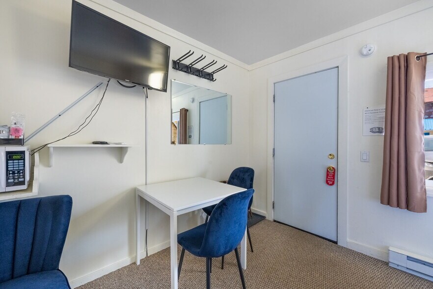 More Photos Of 180 Main St, North Woodstock Hotel For Sale