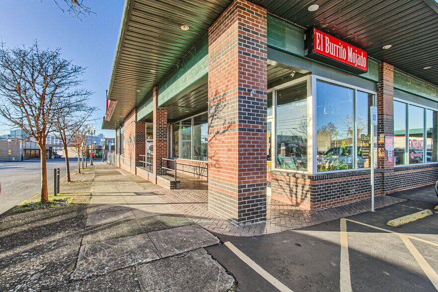 More Photos Of 808 Harney St, Vancouver Storefront Retail Office For Lease