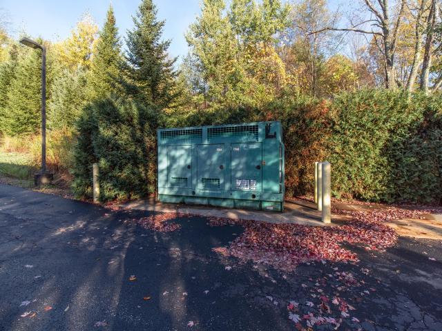 More Photos Of 10 Timberview Ln, Russell Medical For Sale