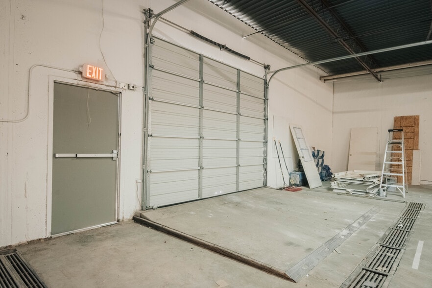 More Photos Of 8532-8548 E 41st St, Tulsa Freestanding For Lease