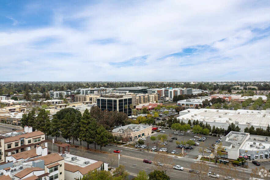 More Photos Of 2540 W El Camino Real, Mountain View Restaurant For Lease
