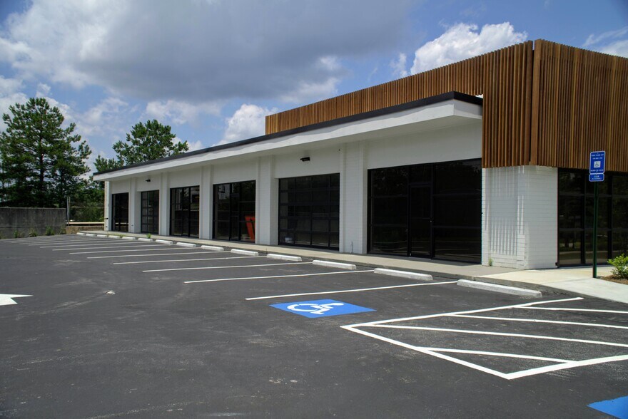 More Photos Of 5367 New Peachtree Rd, Chamblee Unknown For Lease